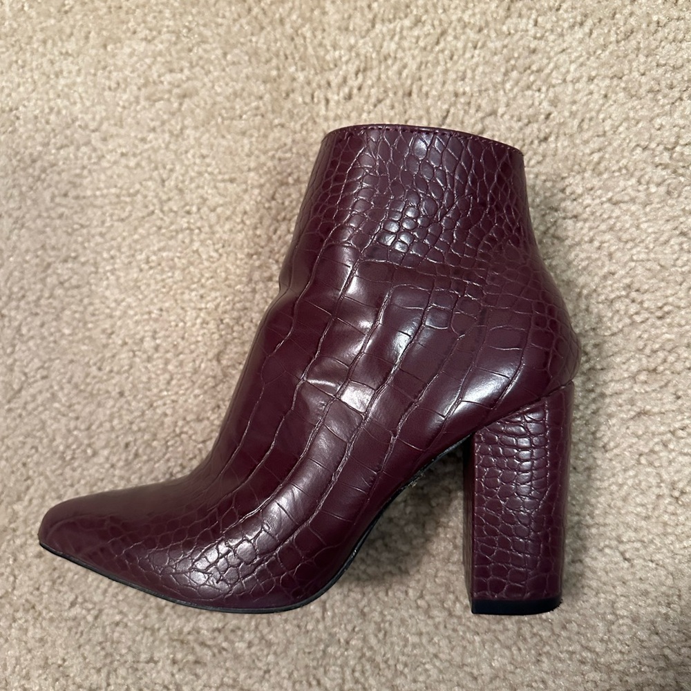 Gorgeous Lulus Booties - Picture 4 of 4